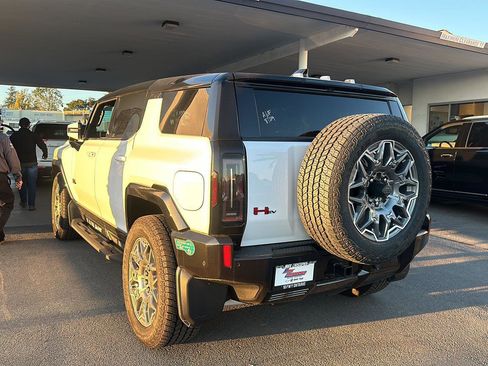 Used 2025 GMC Hummer EV 3X w/ LPO, Sport Package image 8