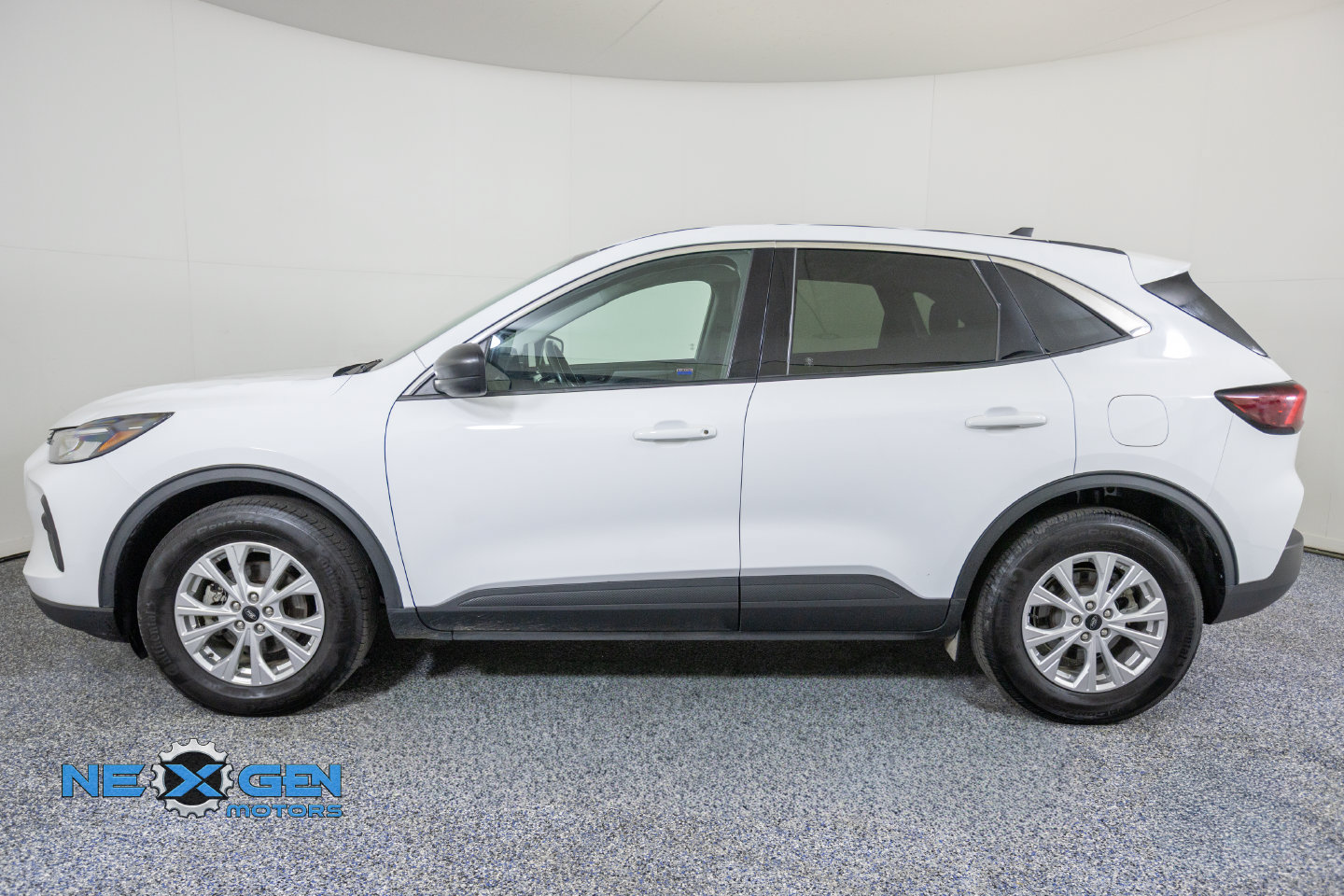 Used 2023 Ford Escape Active AWD/4WD image 5