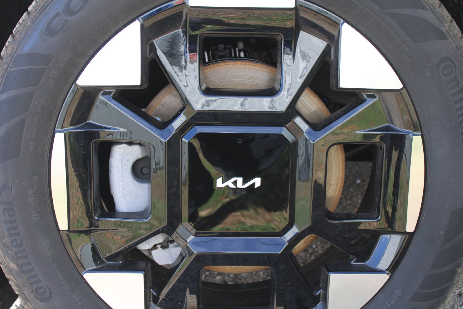 New 2026 Kia Carnival EX FWD image 24