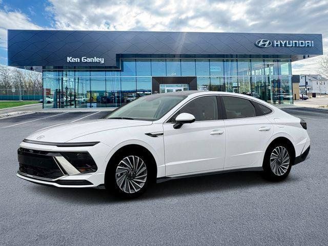 New 2026 Hyundai Sonata Limited FWD image 2