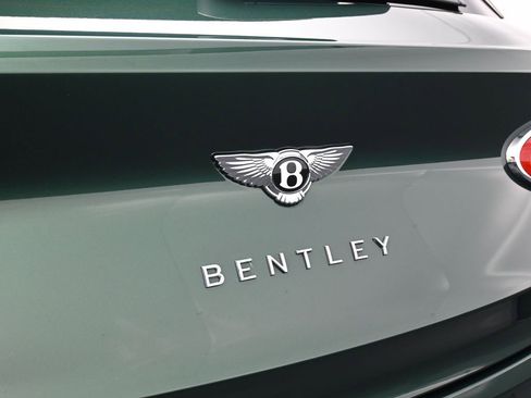 Used 2022 Bentley Bentayga AWD/4WD image 14