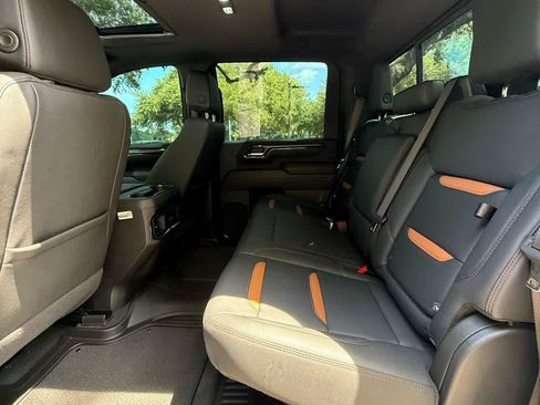 Used 2025 GMC Sierra 2500 AT4 w/ AT4 Premium Plus Package AWD/4WD image 15