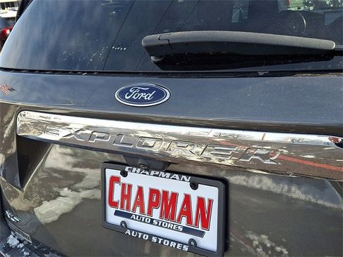 Certified 2020 Ford Explorer XLT image 30