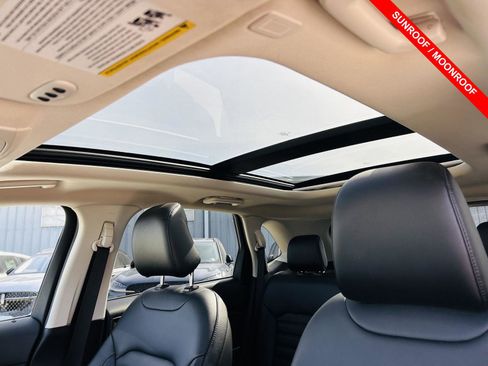 Used 2024 Ford Edge SEL w/ Convenience Package image 4