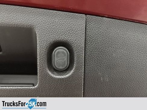 Used 2015 Chevrolet Suburban LT w/ Luxury Package image 17