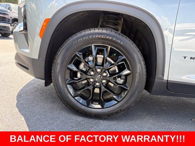 Used 2026 Chevrolet Traverse LT w/ Midnight/Sport Edition FWD image 9
