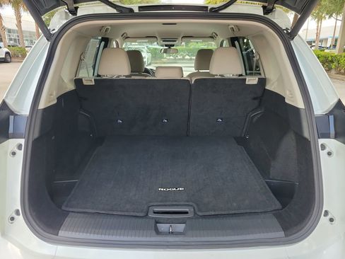 Used 2025 Nissan Rogue SV FWD image 7