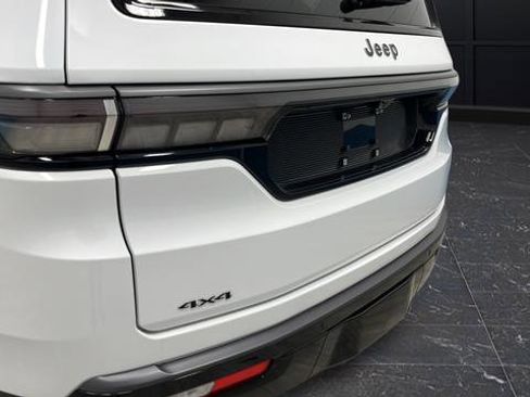 New 2026 Jeep Grand Wagoneer 4WD image 44