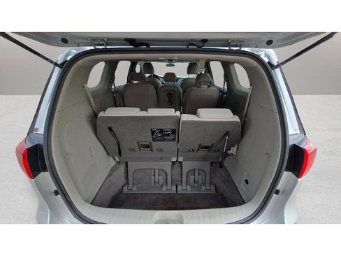 Used 2017 Kia Sedona LX FWD image 10