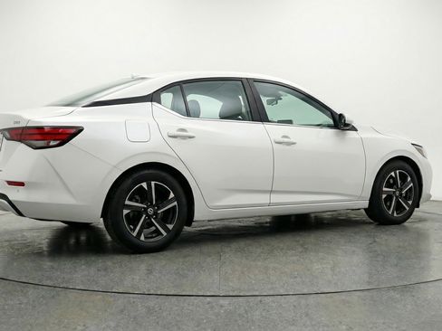 Used 2025 Nissan Sentra SV FWD image 9