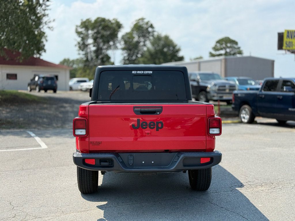 Used 2024 Jeep Gladiator Sport AWD/4WD image 6