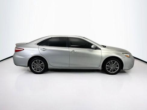 Used 2016 Toyota Camry SE FWD image 4