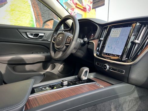 Used 2023 Volvo S60 B5 Ultimate image 36