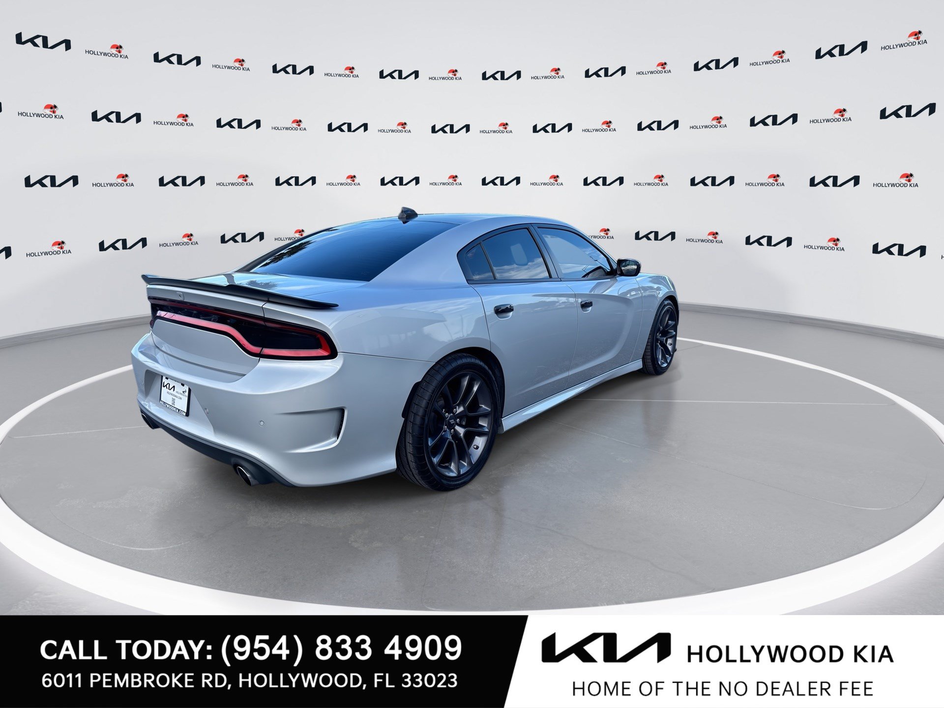 Used 2023 Dodge Charger Scat Pack w/ Navigation & Travel Group RWD image 8