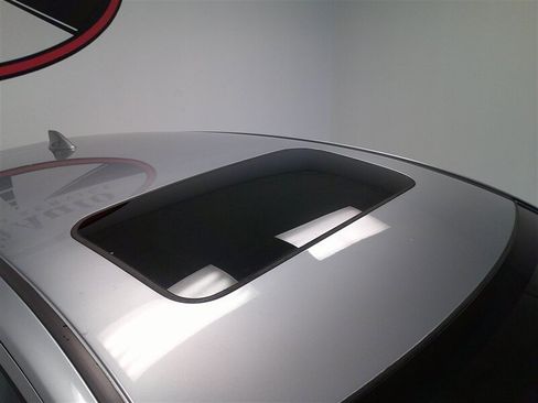 Used 2017 Honda HR-V EX image 2