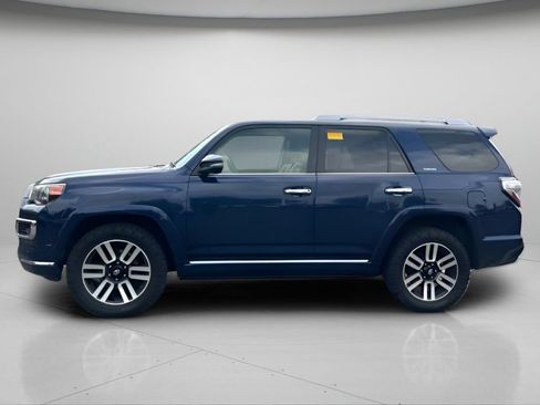 Used 2018 Toyota 4Runner Limited AWD/4WD image 11