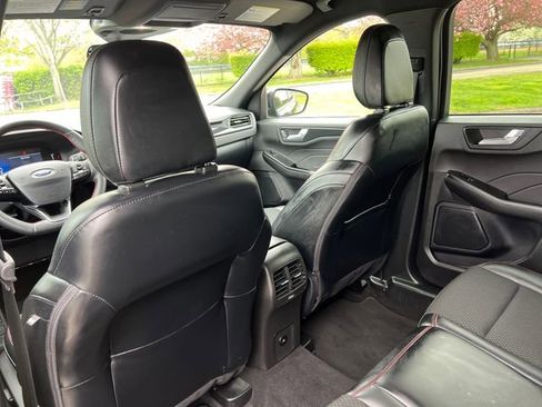 Used 2025 Ford Escape ST-Line Select AWD/4WD image 27