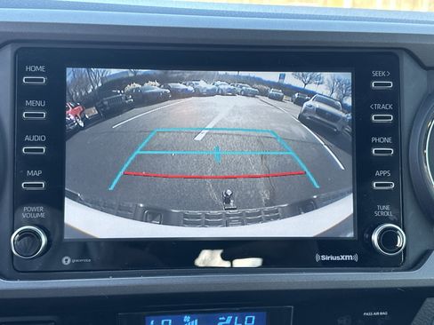 Used 2022 Toyota Tacoma TRD Off-Road image 4