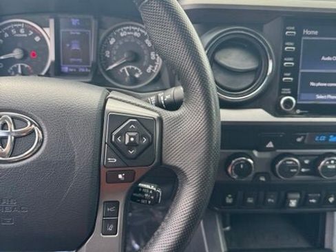 Used 2020 Toyota Tacoma TRD Sport w/ TRD Premium Sport Package AWD/4WD image 19