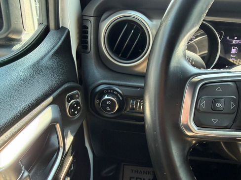 Used 2020 Jeep Gladiator Sport w/ Quick Order Package 24S AWD/4WD image 16