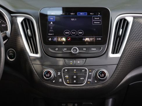 Used 2023 Chevrolet Malibu LT FWD image 8