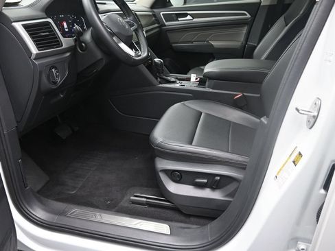 Used 2022 Volkswagen Atlas SE FWD image 17