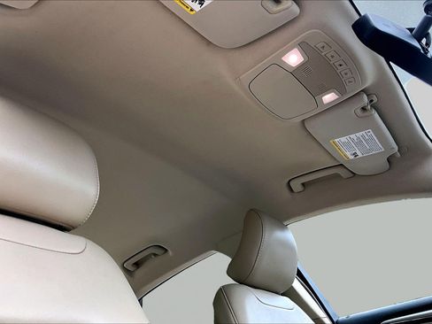 Used 2016 Ford Fusion SE w/ Equipment Group 202A FWD image 17