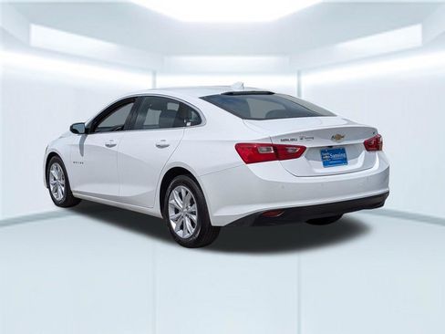 Used 2025 Chevrolet Malibu LT FWD image 4