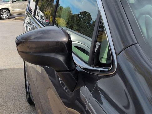 Certified 2021 Chrysler Voyager Lxi image 11