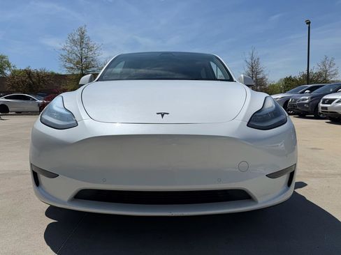 Used 2021 Tesla Model Y Long Range image 2