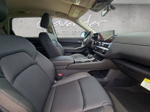 New 2026 Nissan Pathfinder SL FWD image 24