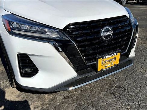 Used 2024 Nissan Kicks SR w/ SR Premium Package FWD image 31