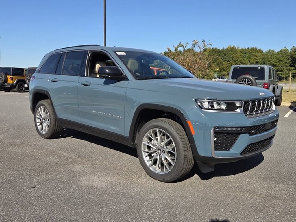 New 2027 Jeep Grand Cherokee Limited RWD image 15