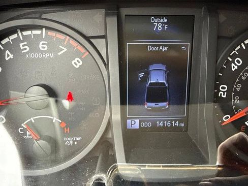 Used 2018 Toyota Tacoma SR w/ SR Convenience Package AWD/4WD image 5