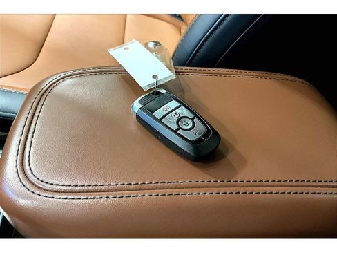 Used 2024 Ford Maverick Lariat w/ FX4 Off-Road Package image 12