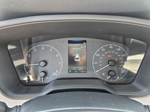 Used 2025 Toyota Corolla Cross L AWD/4WD image 28
