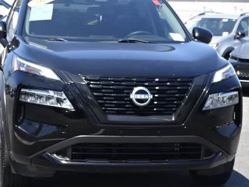 Used 2023 Nissan Rogue SV w/ SV Premium B Package FWD image 4