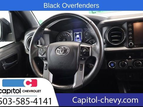 Used 2022 Toyota Tacoma TRD Off-Road image 15