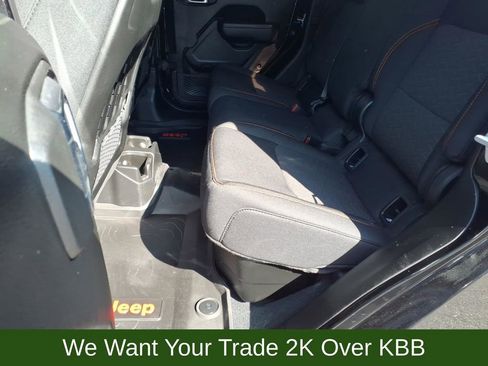 Used 2023 Jeep Gladiator Mojave w/ Cold Weather Group image 10