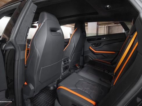 Used 2025 Lamborghini Urus SE image 39