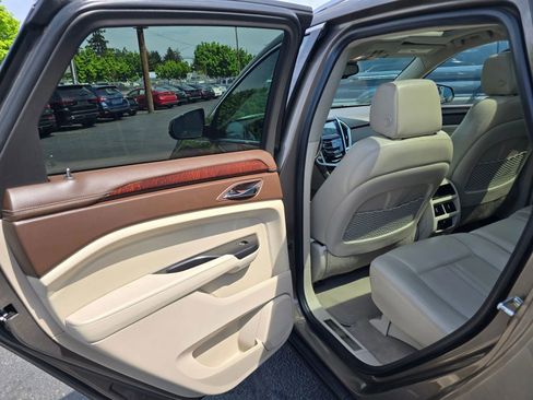 Used 2016 Cadillac SRX Performance w/ Driver Awareness Package AWD/4WD image 15