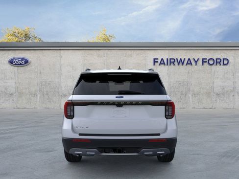 New 2026 Ford Explorer Active image 5