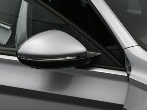 Used 2019 Volkswagen Jetta GLI image 17