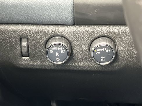 Used 2018 Chevrolet Colorado Z71 image 15