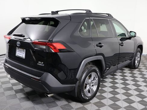 Used 2022 Toyota RAV4 XLE w/ Convenience Package AWD/4WD image 8