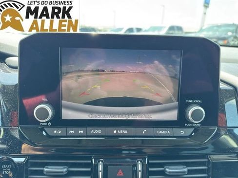 Used 2025 Nissan Pathfinder SV AWD/4WD image 10