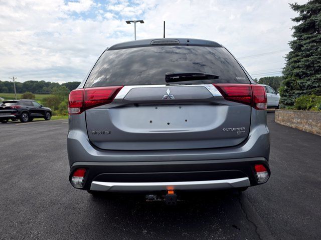 Used 2016 Mitsubishi Outlander GT AWD/4WD image 3
