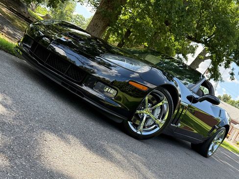 Used 2010 Chevrolet Corvette Grand Sport w/ Roof Package RWD image 8