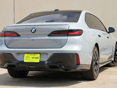 Used 2023 BMW 740i w/ Parking Assistance Package RWD image 5