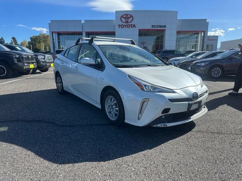 Used 2019 Toyota Prius XLE AWD/4WD image 1